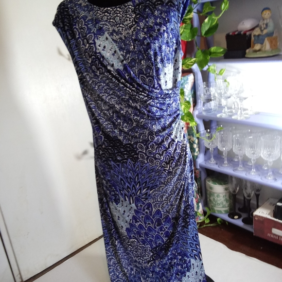 Connected Apparel Dress - Picture 2 of 10